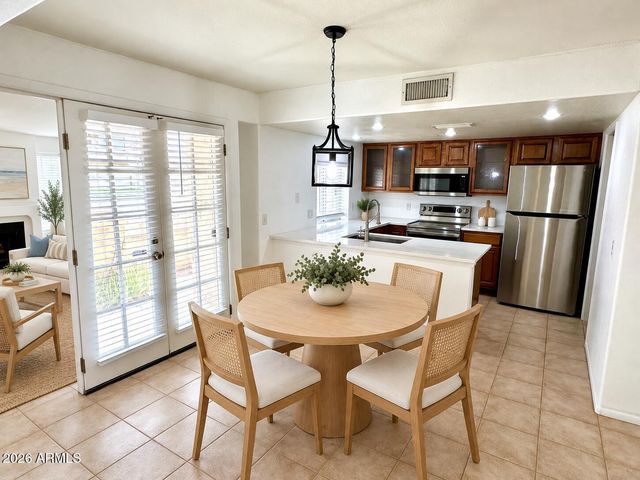 1333 E MORTEN Avenue 128, Phoenix, AZ 85020