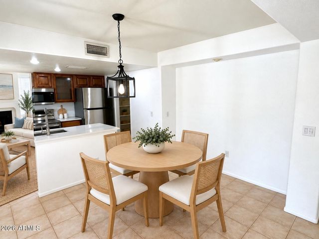 1333 E MORTEN Avenue 128, Phoenix, AZ 85020