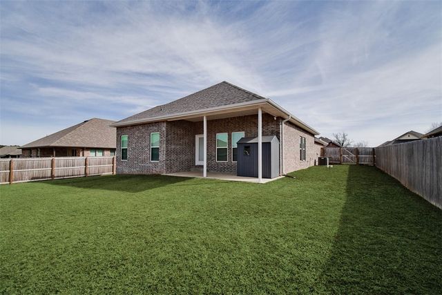 5338 Clear Springs Avenue, Springdale, AR 72762