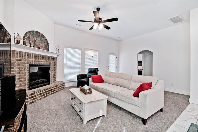 5338 Clear Springs Avenue, Springdale, AR 72762