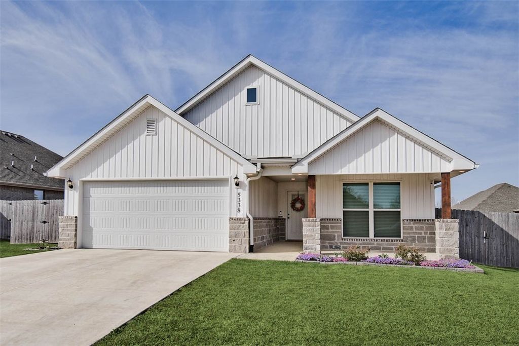 5338 Clear Springs Avenue, Springdale, AR 72762