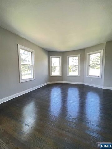 176 Oakwood Avenue, North Haledon, NJ 07508