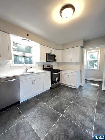 176 Oakwood Avenue, North Haledon, NJ 07508