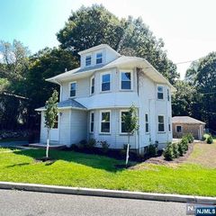 176 Oakwood Avenue, North Haledon, NJ 07508