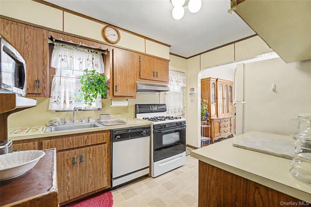 8007 250th Street, Bellerose, NY 11426