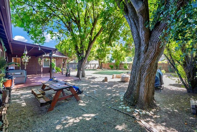 6516 N Pershing Ave, Stockton, CA 95207