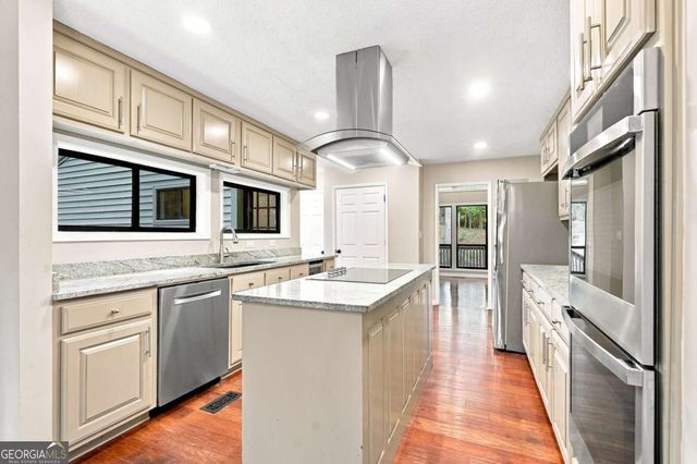 8810 North Mount Drive, Alpharetta, GA 30022