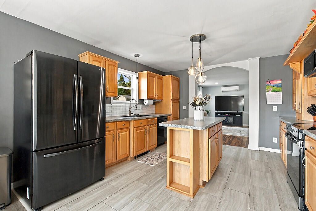 49 Towle Street, Auburn, ME 04210 — photo 4