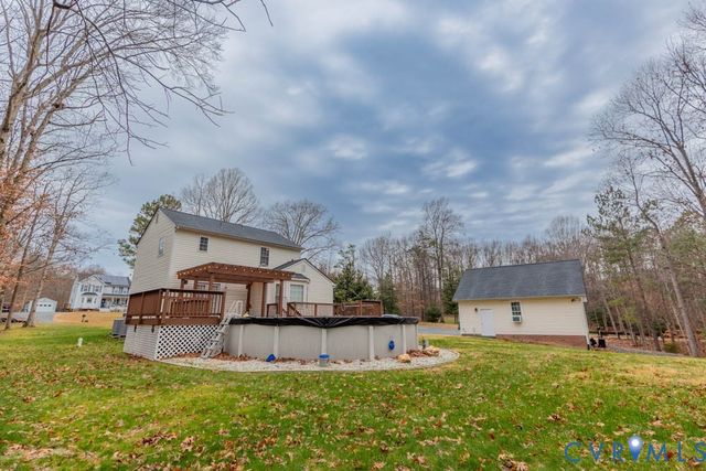 154 Black Creek Ln, Aylett, VA 23009