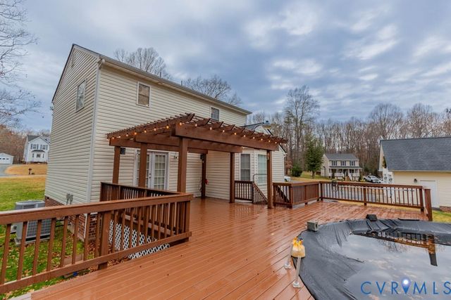 154 Black Creek Ln, Aylett, VA 23009