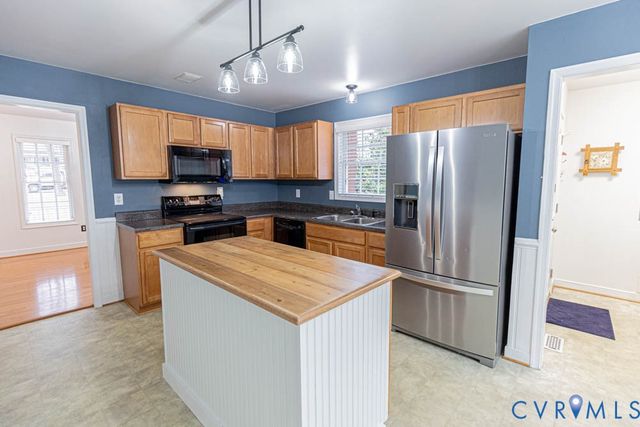 154 Black Creek Ln, Aylett, VA 23009