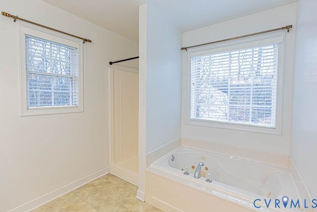 154 Black Creek Ln, Aylett, VA 23009