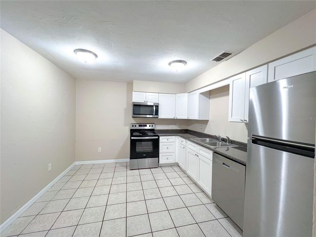 703 SW 69TH TERRACE B, Gainesville, FL 32607