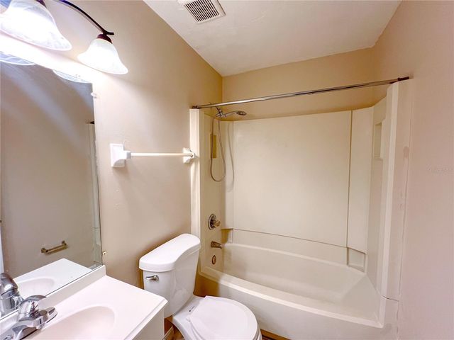 703 SW 69TH TERRACE B, Gainesville, FL 32607