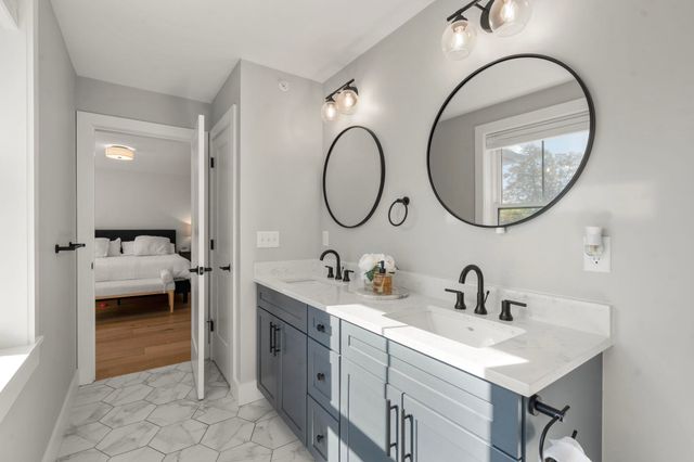 12 Founders Sq Unit A, Greenland, NH 03840