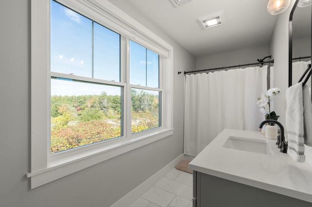 12 Founders Sq Unit A, Greenland, NH 03840