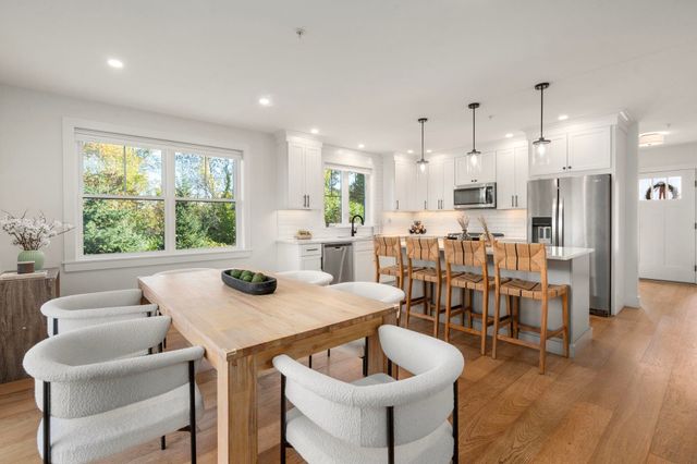 12 Founders Sq Unit A, Greenland, NH 03840