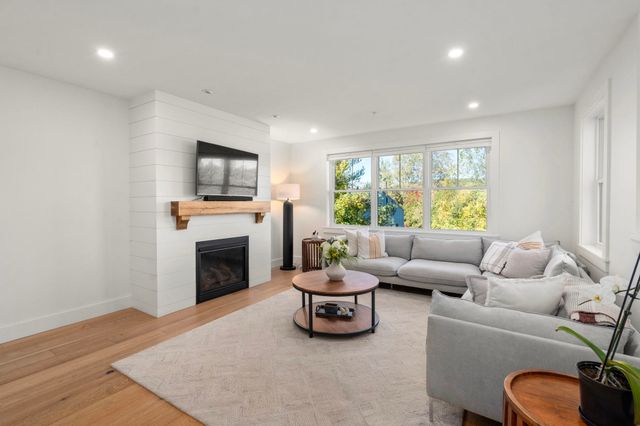 12 Founders Sq Unit A, Greenland, NH 03840