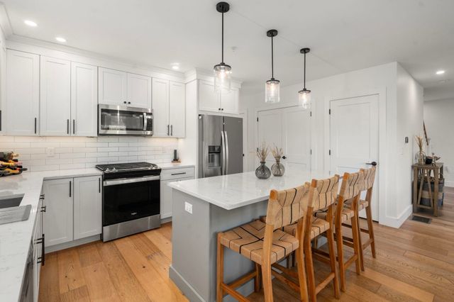 12 Founders Sq Unit A, Greenland, NH 03840