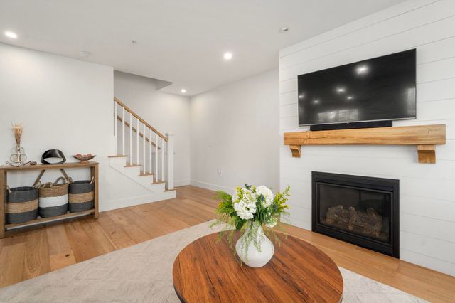 12 Founders Sq Unit A, Greenland, NH 03840