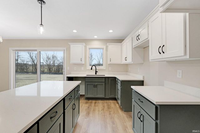 11132 Carob Thorn Trail, Roanoke, IN 46783