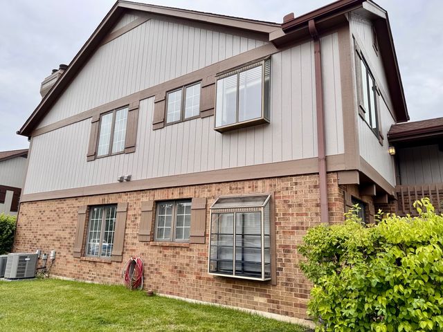7822 W Arquilla Drive 7822, Palos Heights, IL 60463
