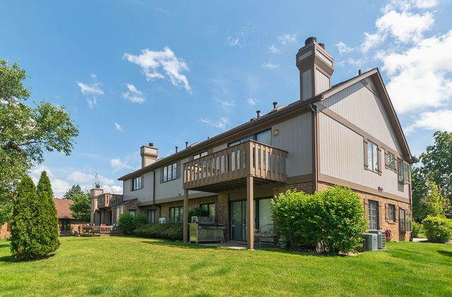 7822 W Arquilla Drive 7822, Palos Heights, IL 60463