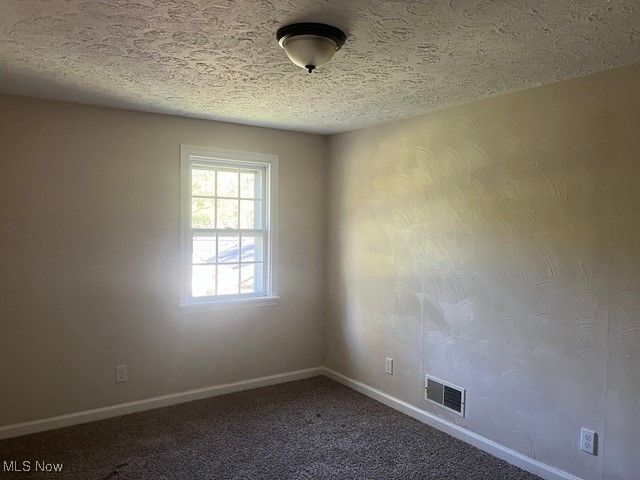 8629 Huntley Drive SE, Warren, OH 44484