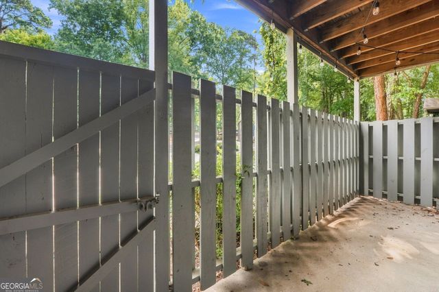 1402 N Crossing Drive NE, Atlanta, GA 30329