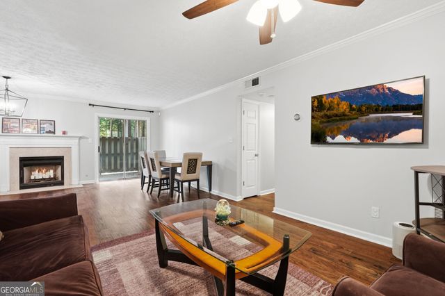 1402 N Crossing Drive NE, Atlanta, GA 30329