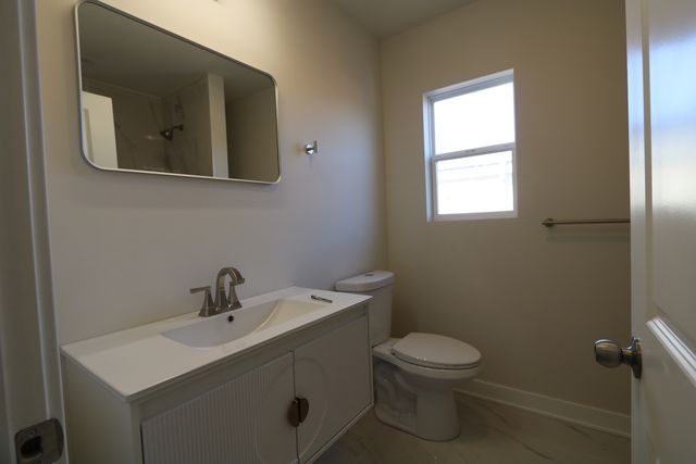 9242 S Throop Street, Chicago, IL 60620