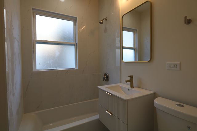 9242 S Throop Street, Chicago, IL 60620