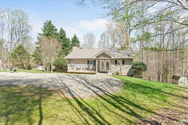 290 Dodee Lane, Union Hall, VA 24176