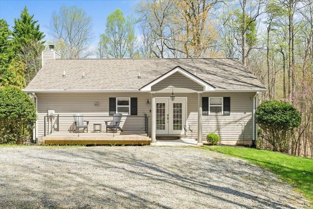 290 Dodee Lane, Union Hall, VA 24176