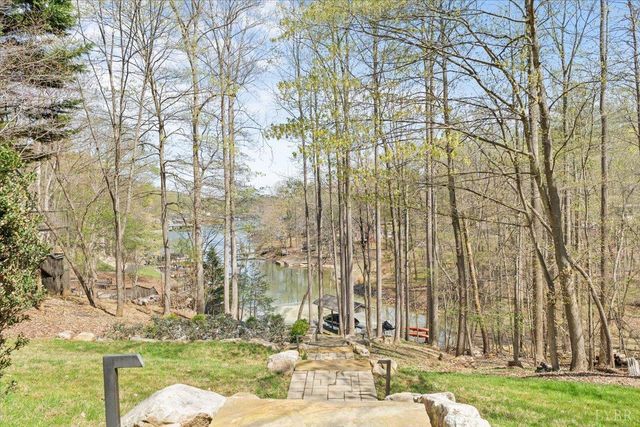 290 Dodee Lane, Union Hall, VA 24176