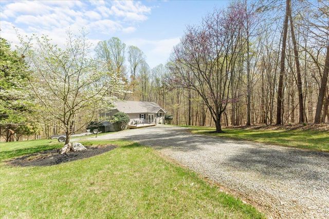 290 Dodee Lane, Union Hall, VA 24176