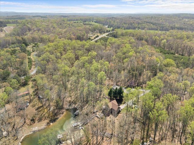 290 Dodee Lane, Union Hall, VA 24176