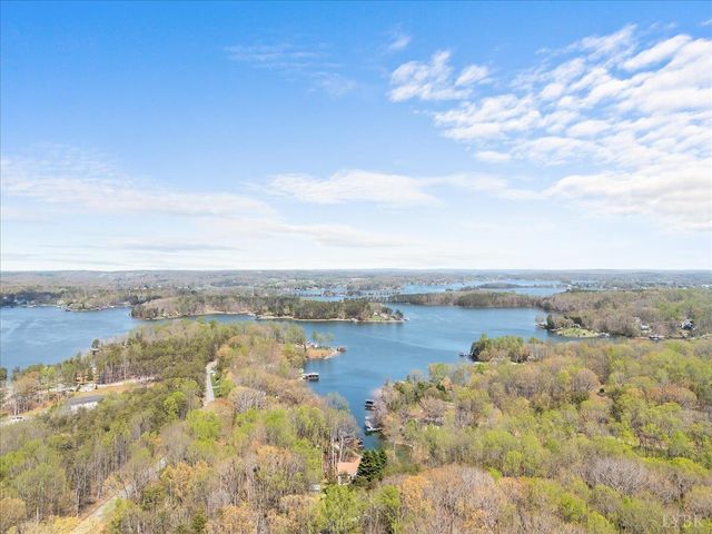 290 Dodee Lane, Union Hall, VA 24176