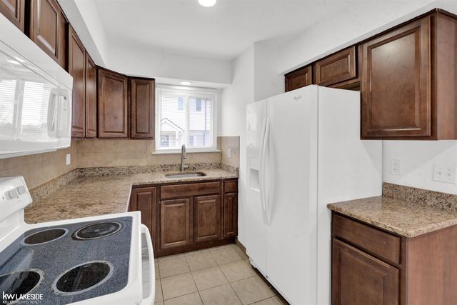 2216 Orchard Crest Street, Shelby Twp, MI 48317