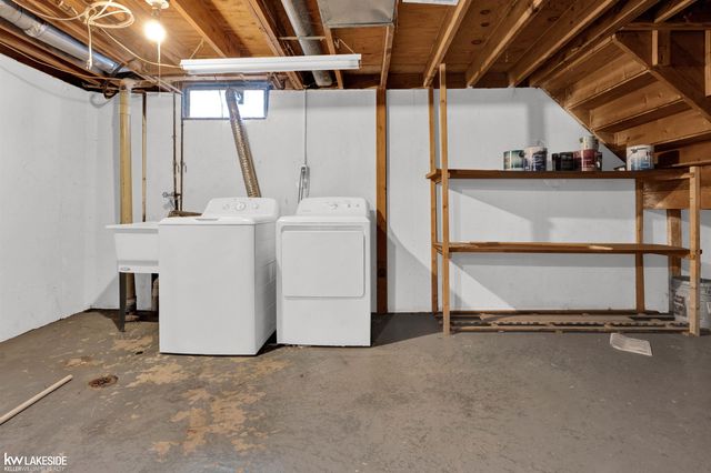 2216 Orchard Crest Street, Shelby Twp, MI 48317