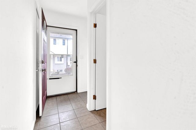 2216 Orchard Crest Street, Shelby Twp, MI 48317