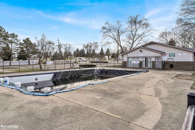 2216 Orchard Crest Street, Shelby Twp, MI 48317