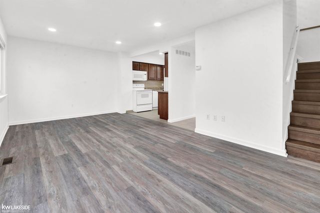 2216 Orchard Crest Street, Shelby Twp, MI 48317