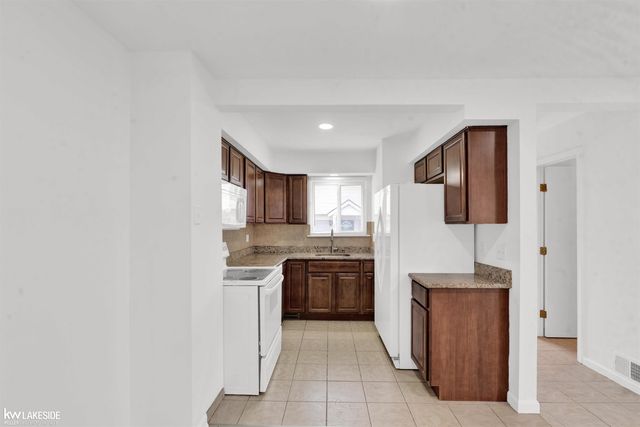 2216 Orchard Crest Street, Shelby Twp, MI 48317