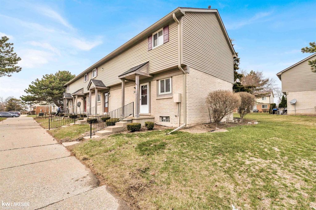 2216 Orchard Crest Street, Shelby Twp, MI 48317