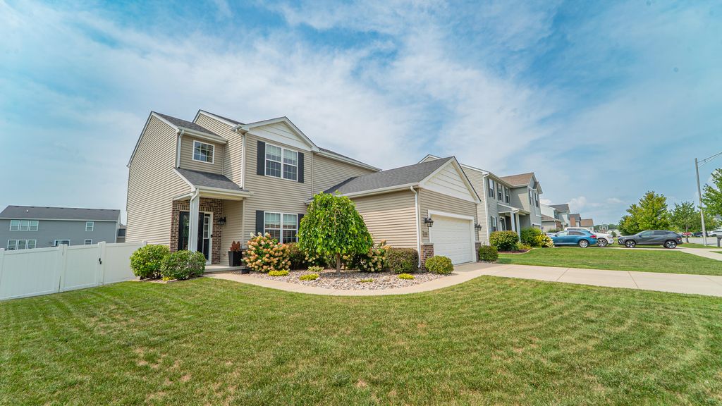 13182 Hayes Street, Crown Point, IN 46307