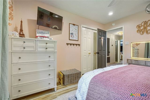 945 Queens Drive, New Braunfels, TX 78130