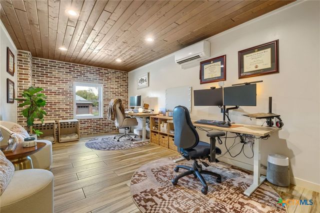 945 Queens Drive, New Braunfels, TX 78130