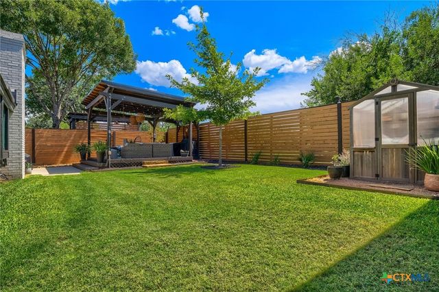 945 Queens Drive, New Braunfels, TX 78130