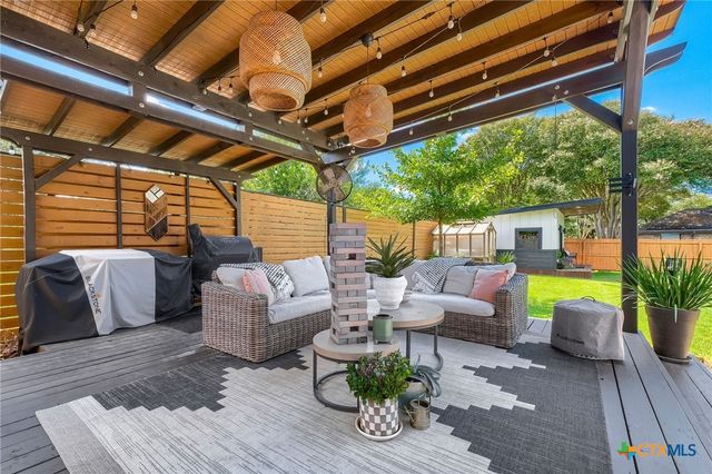 945 Queens Drive, New Braunfels, TX 78130